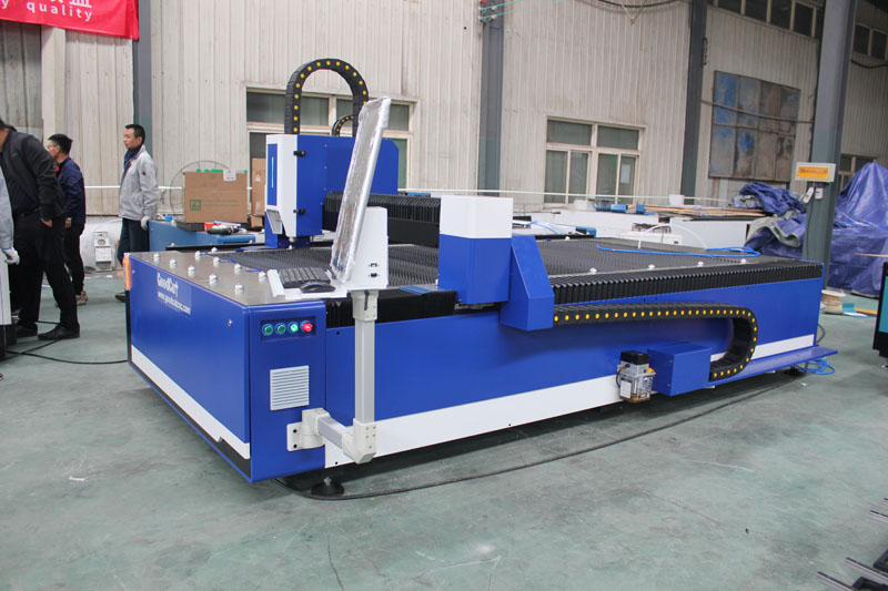 GC1530F Fiber Laser Cutting Machine with Raycus Max IPG Laser Source for Cutting Stainless Steel Carbon Steel