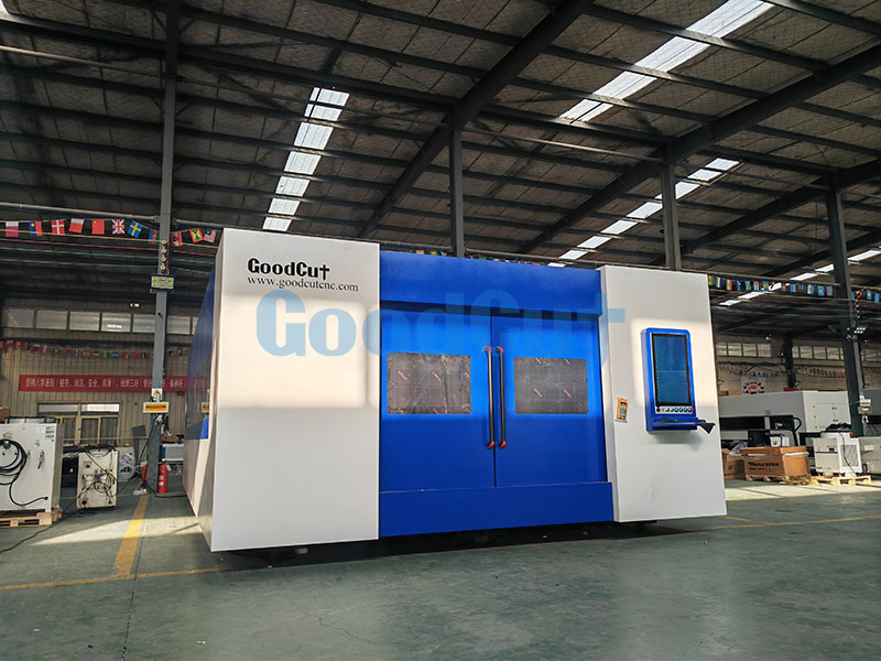 GC3060FC-D Double Table Fiber Laser Cutting Machine with Enclosed Protective Cover